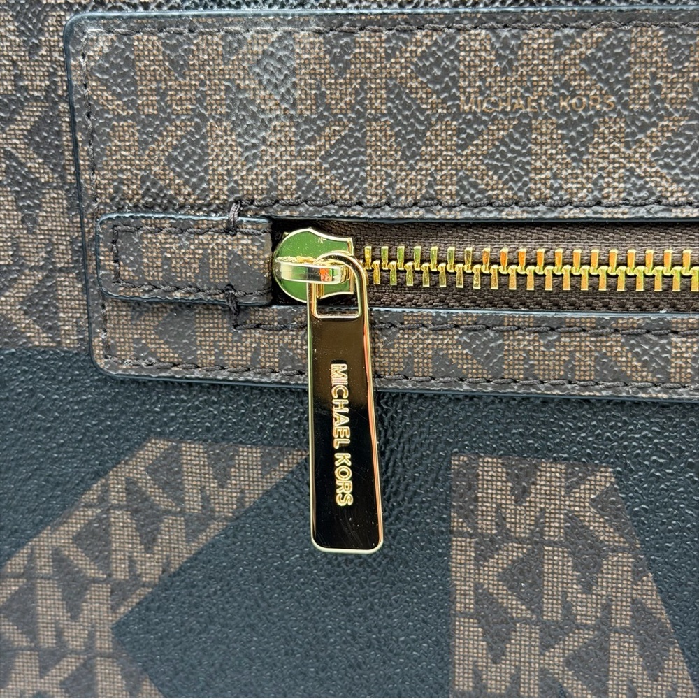 Michael Kors Kenly Large MK Logo Tote Bag NWT - Picture 3 of 10